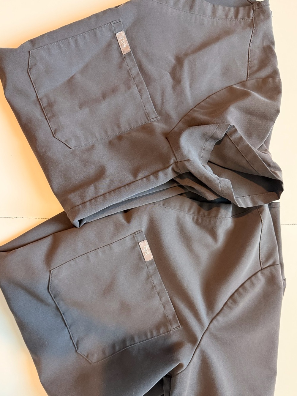 2x Figs Women's Scrub Top in Gray